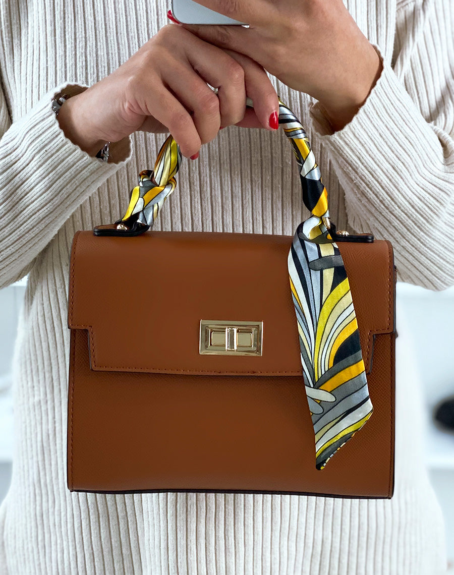 Sac à main camel avec foulard