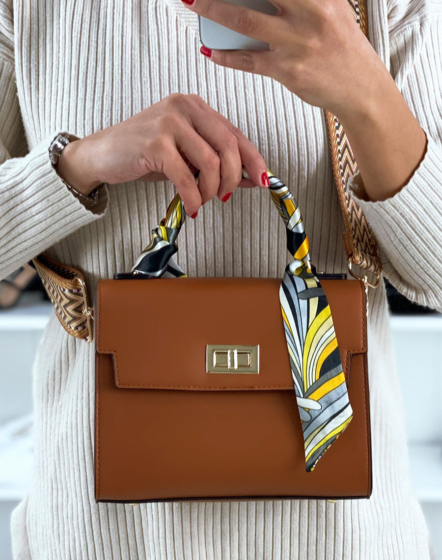 Sac à main camel avec foulard