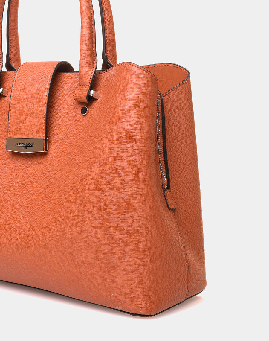 Sac à main camel à lanière aimante