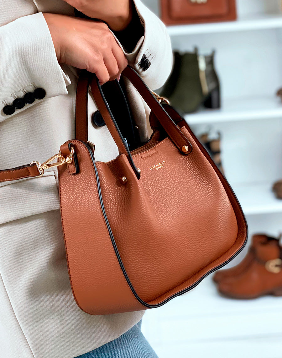Sac à Main Camel - Le Chic Contemporain Au Creux De Votre Main