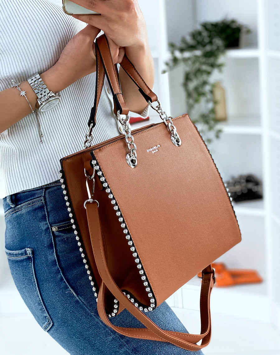 Sac à main camel orné de clous argentés