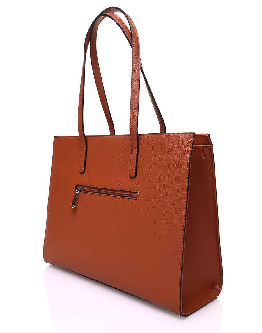 Sac à main camel rigide de forme rectangulaire