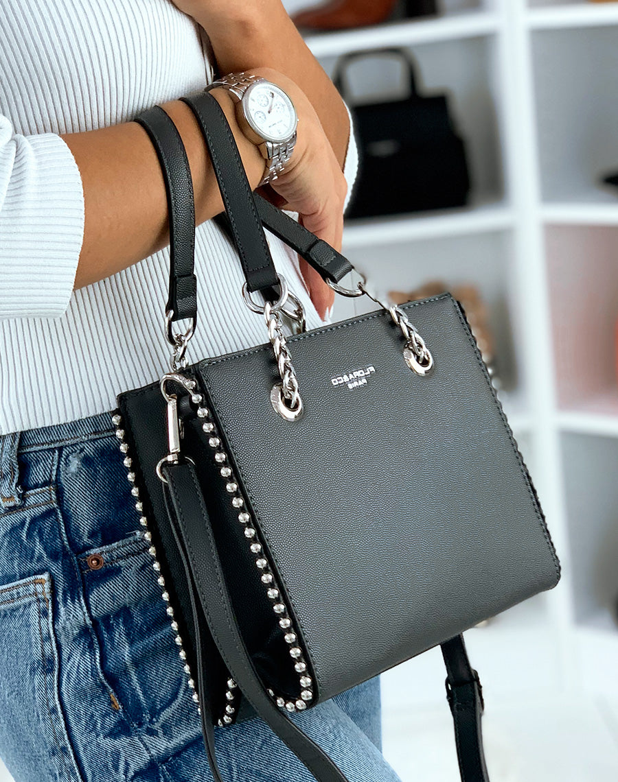 Sac à main gris clouté