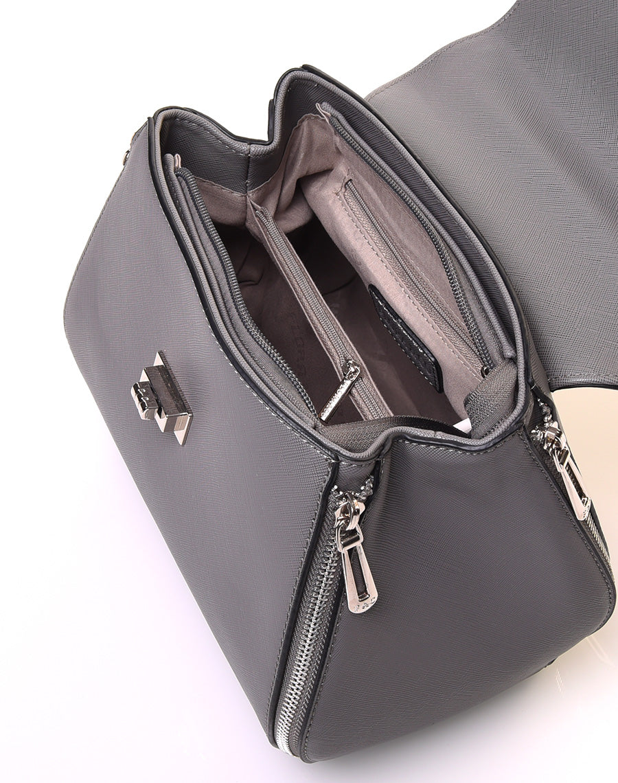 Sac à main gris à petite hanse avec verrou tournant