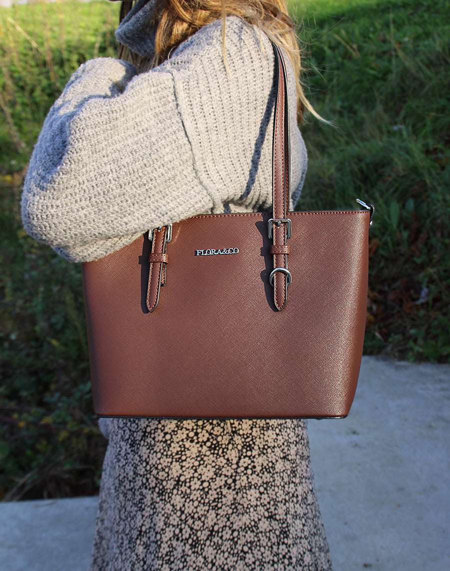 Sac à main marron en simili cuir