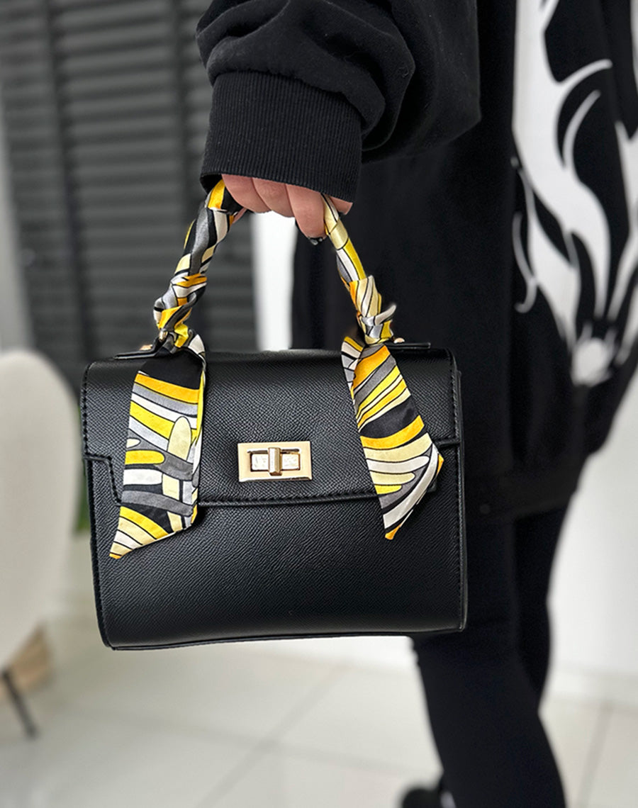 Sac à main noir avec foulard