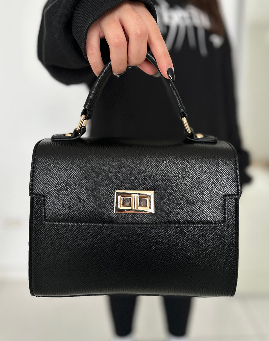 Sac à main noir avec foulard