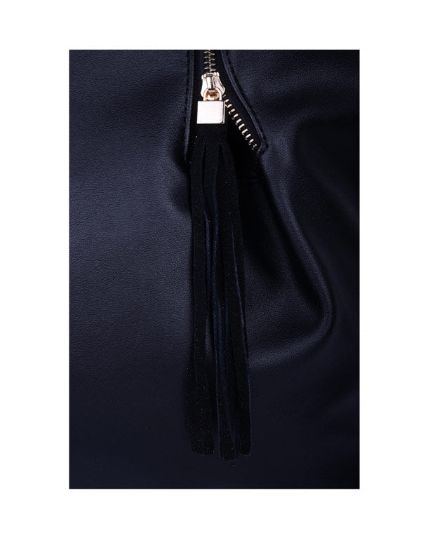 Sac à main noir avec pampilles