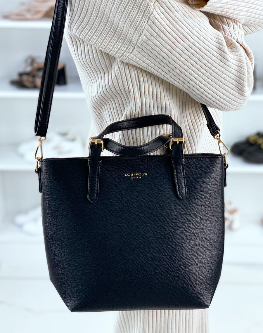 Sac à main noir à détail doré