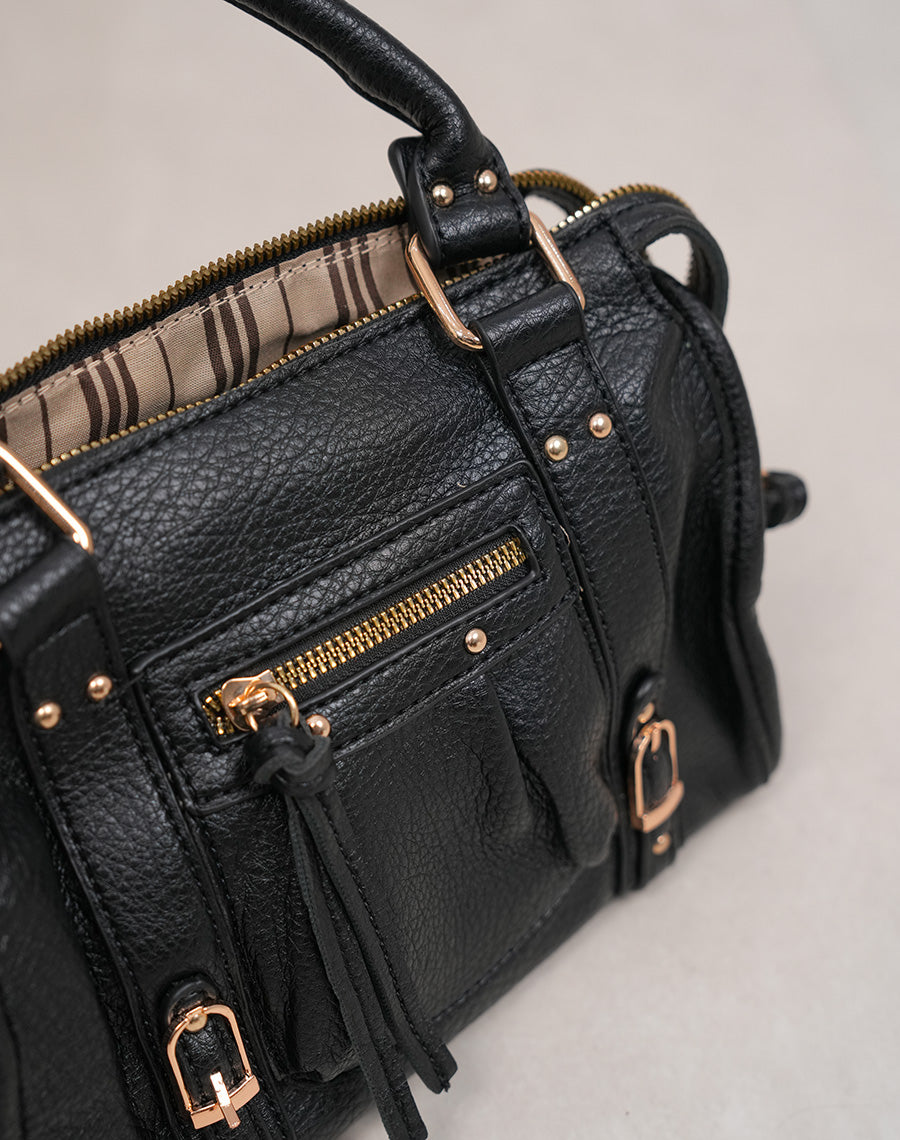 Sac à main noir à détails dorés