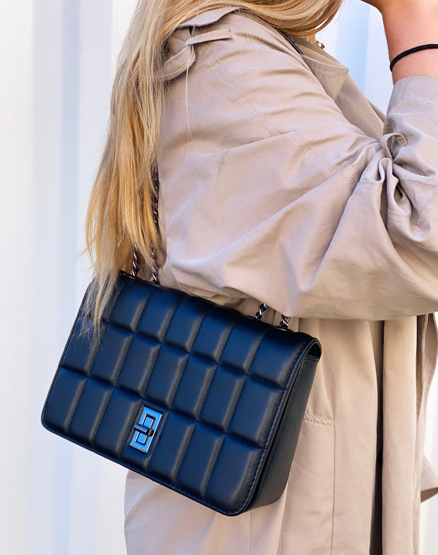 Sac à main noir matelassé