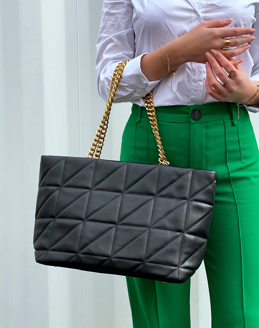 Sac à main noir matelassé à chaine dorée