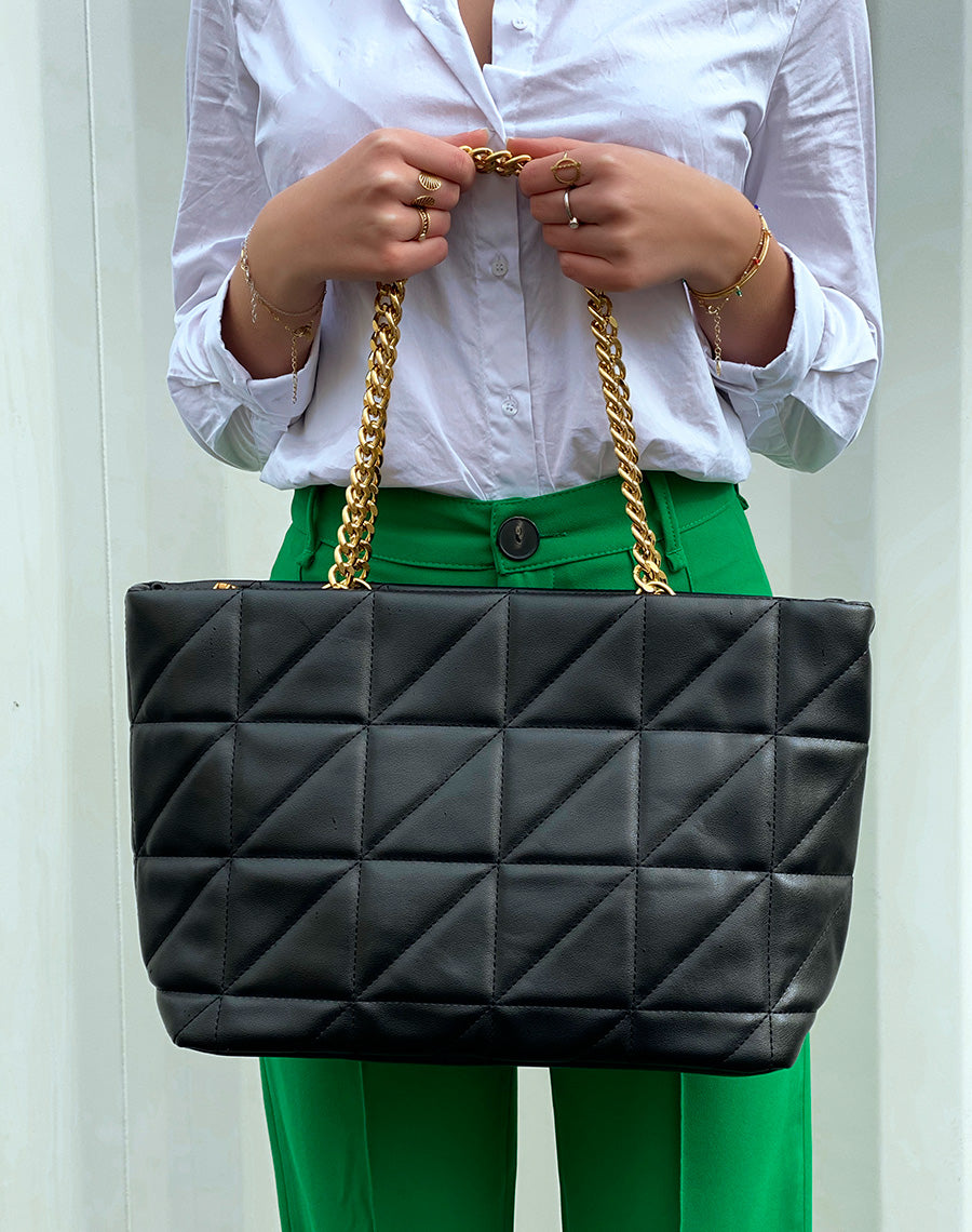 Sac à main noir matelassé à chaine dorée