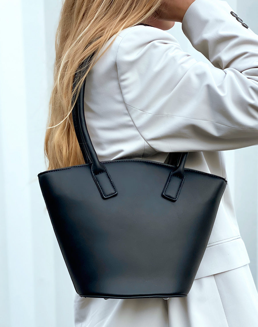 Sac à main noir style panier
