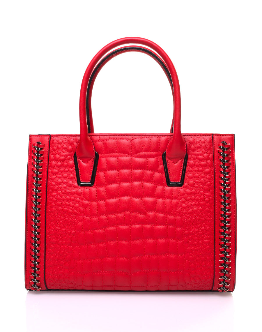 Sac à main rouge effet croco et détails chaînes