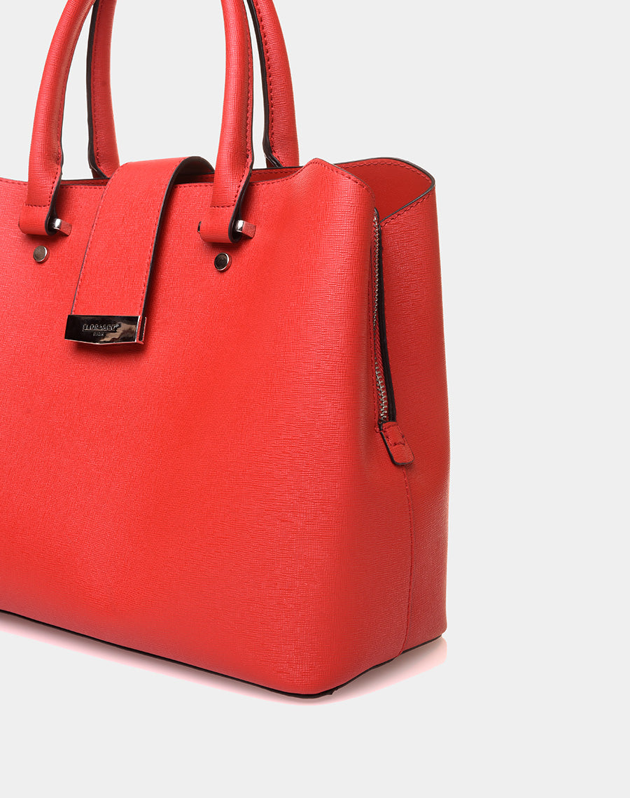 Sac à main rouge à lanière aimante