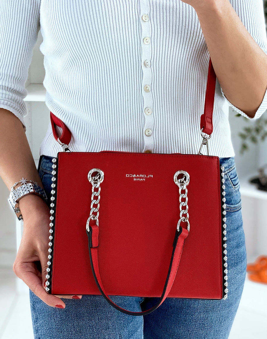 Sac à main rouge orné de clous
