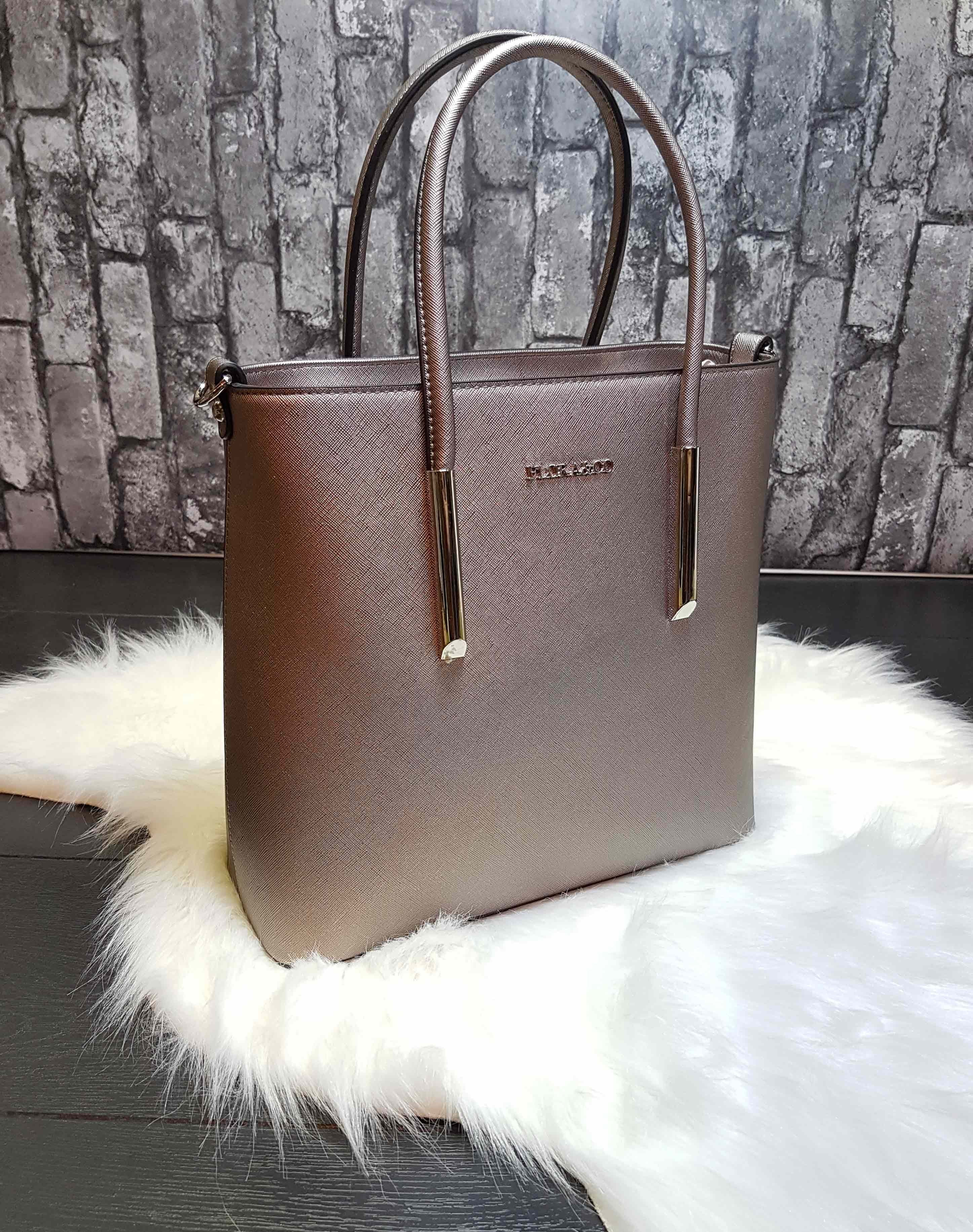 Sac à main taille moyenne taupe métallisé