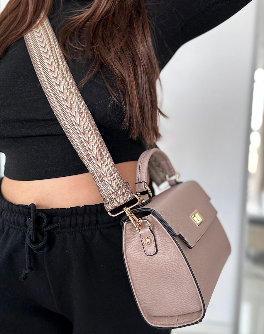 Sac à main taupe avec foulard