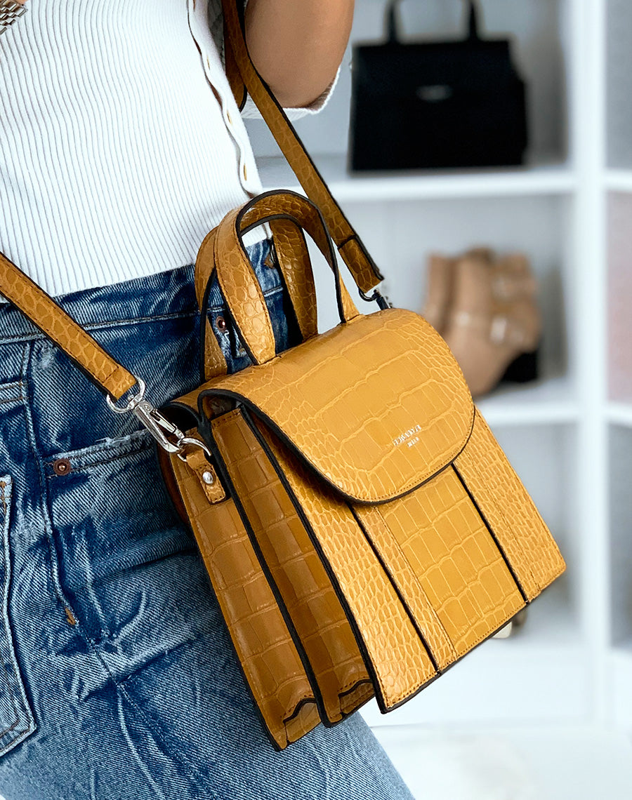 Sac à main trapèze à double ouverture effet croco moutarde