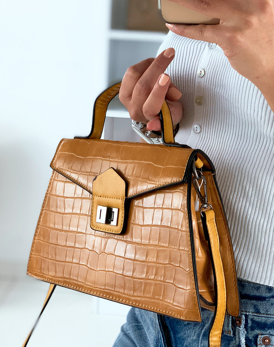 Sac à main trapèze jaune effet croco