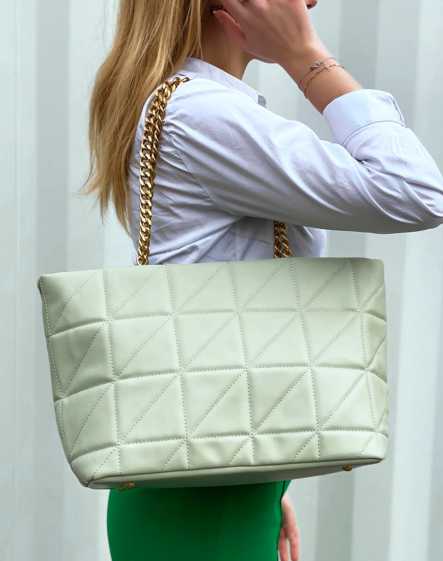Sac à main verdeau matelassé à chaine dorée