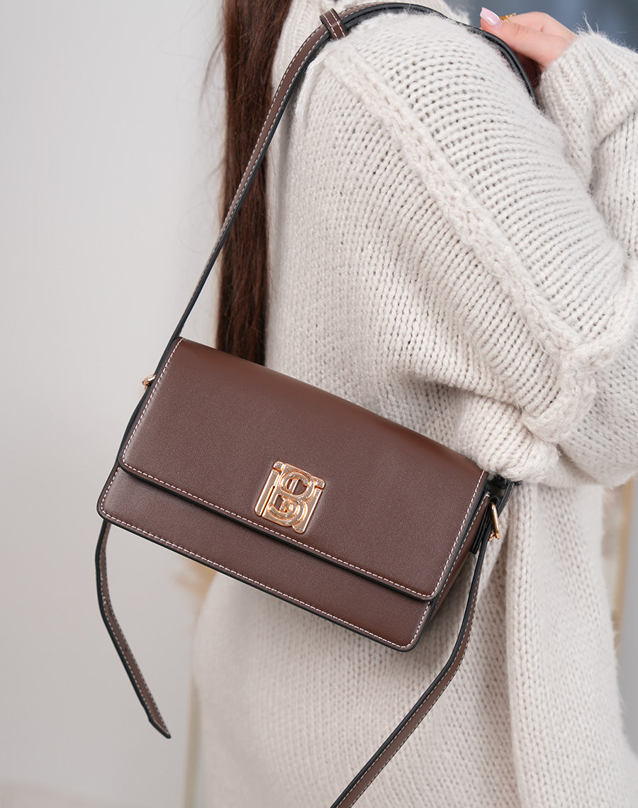 Sac marron chocolat à lanière ajustable