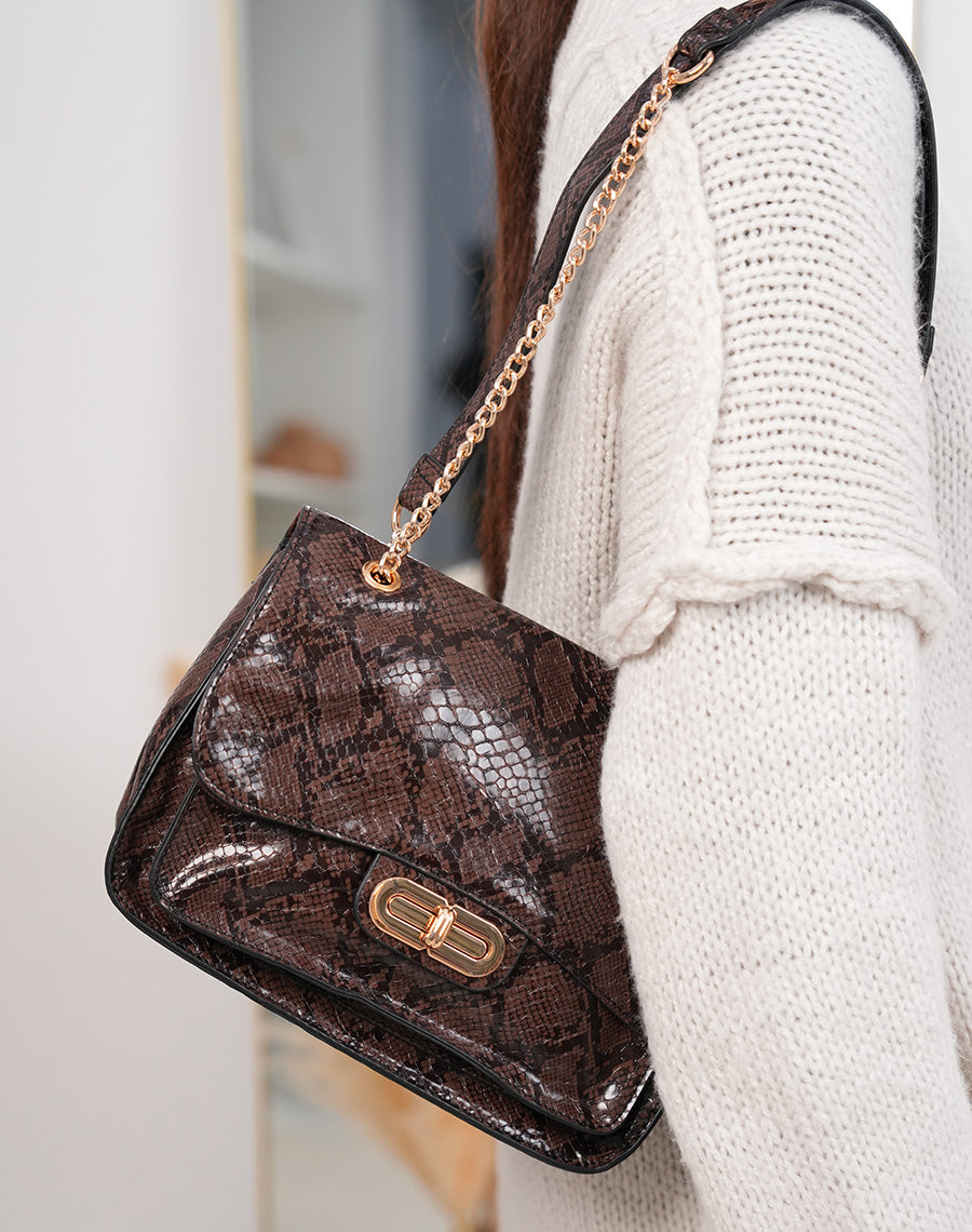 Sac marron vernis effet croco