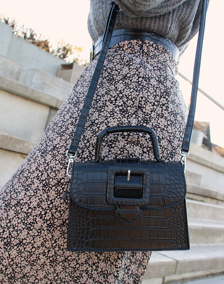 Sac mini noir effet croco à sangle carré