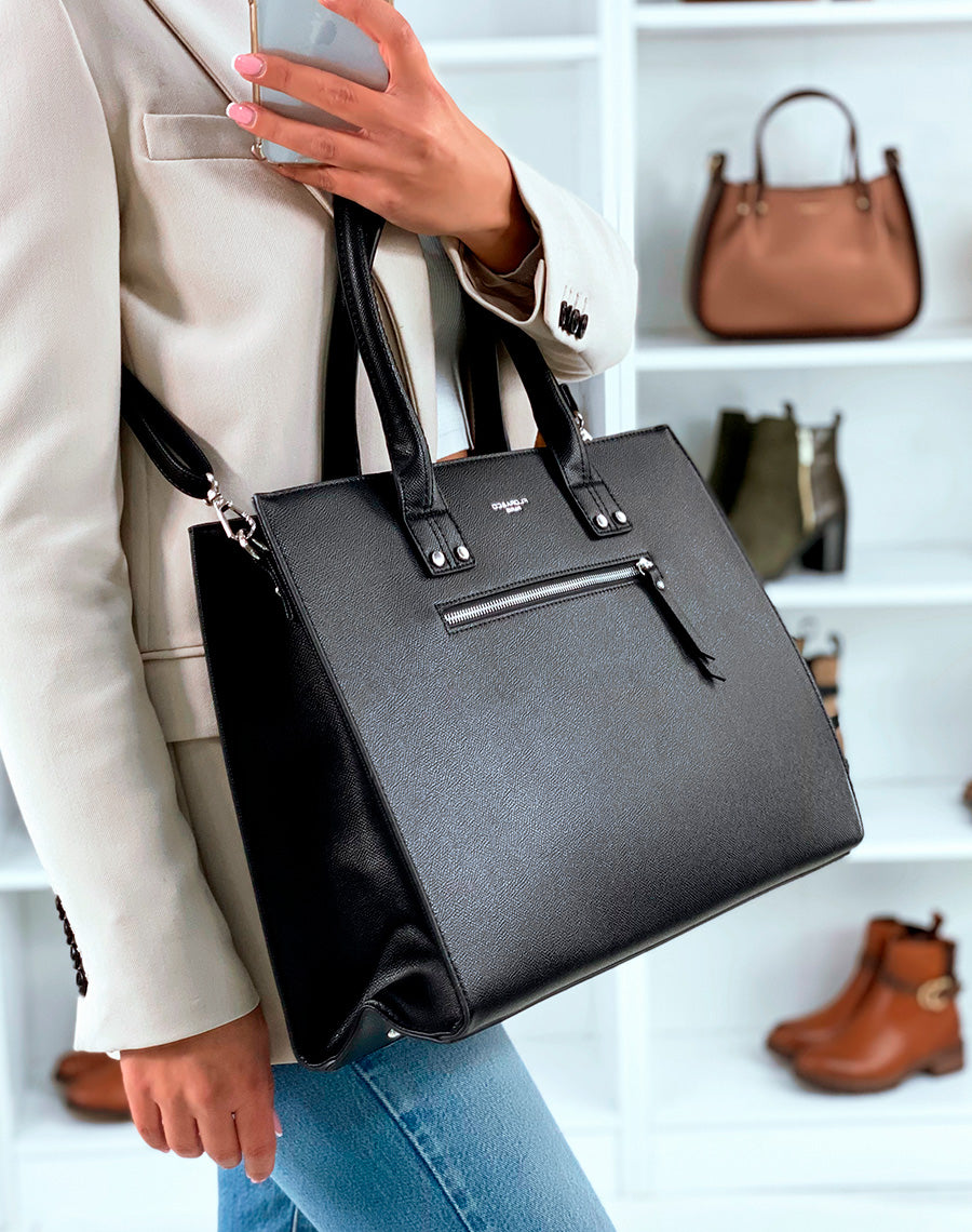 SAC NOIR INDISPENSABLE ? POCHE ? L?AVANT ET ? L?ARRI?RE