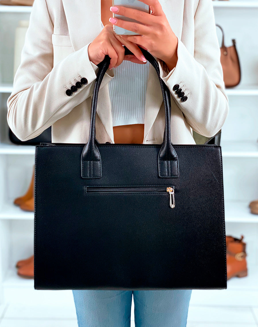 SAC NOIR INDISPENSABLE ? POCHE ? L?AVANT ET ? L?ARRI?RE