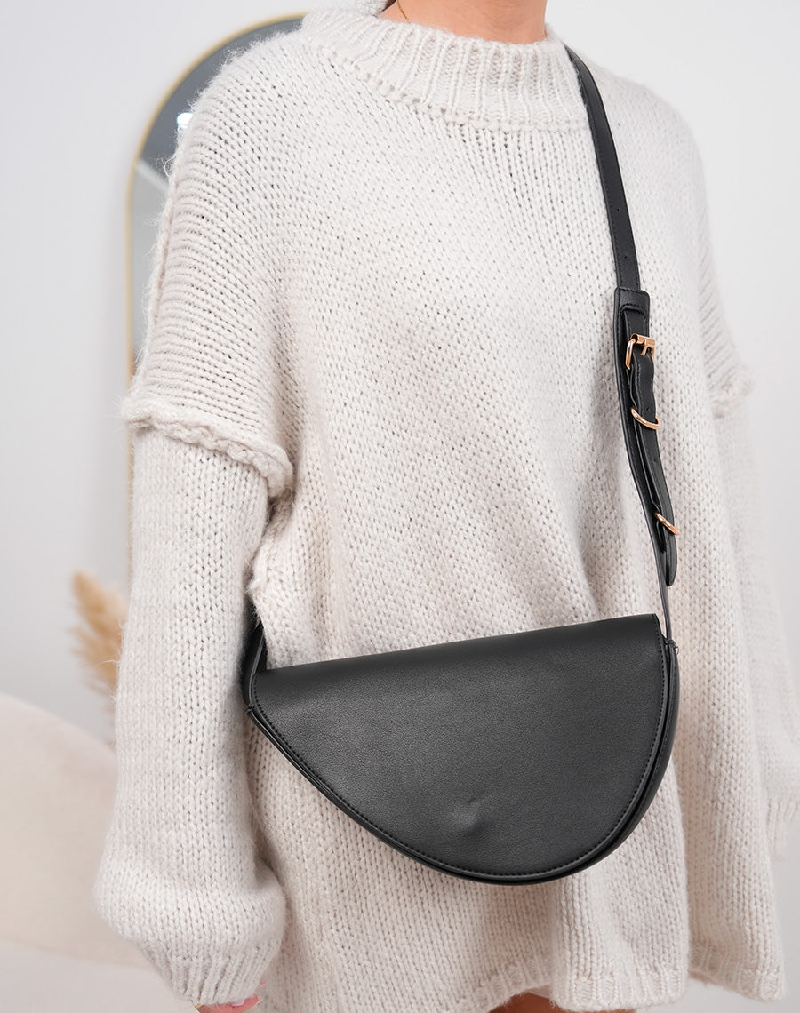 Sac noir mat besace asymétrique