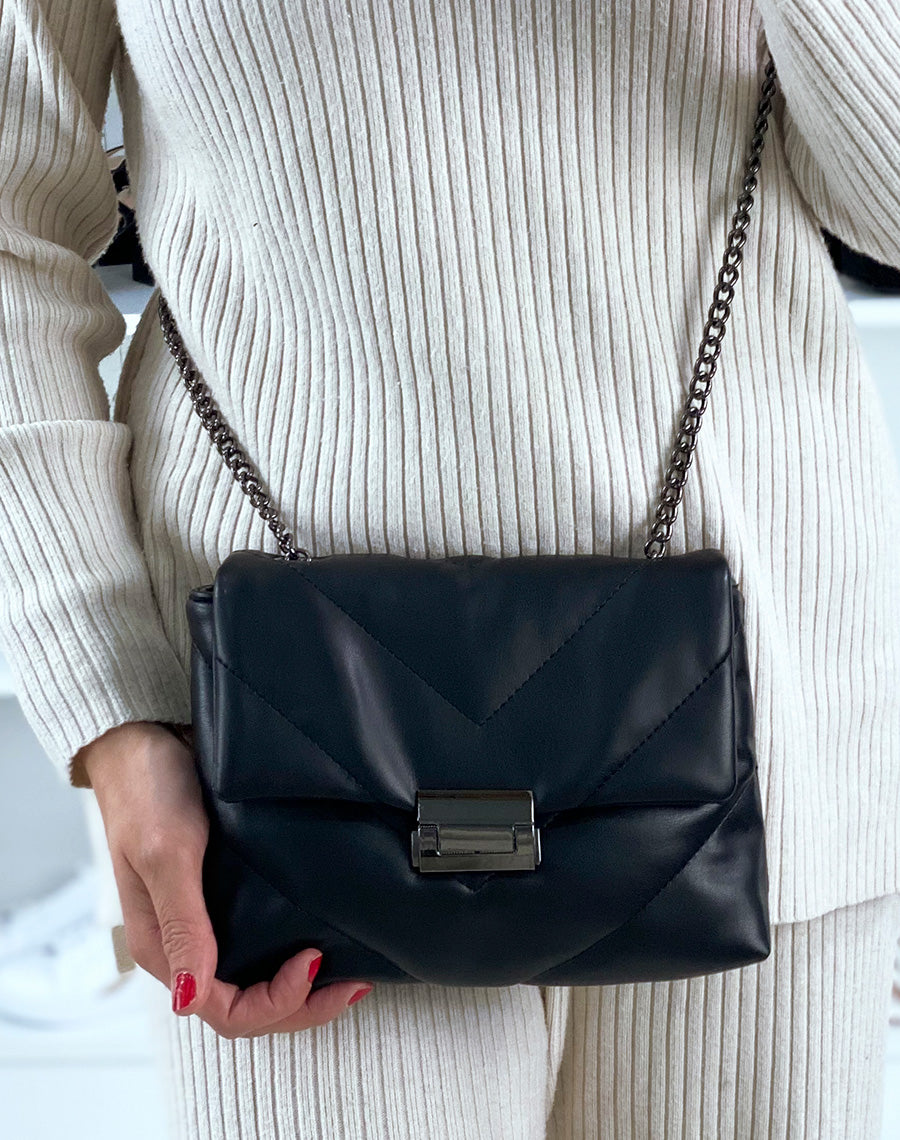Sac noir petit format matelassé à bandoulière en chaîne