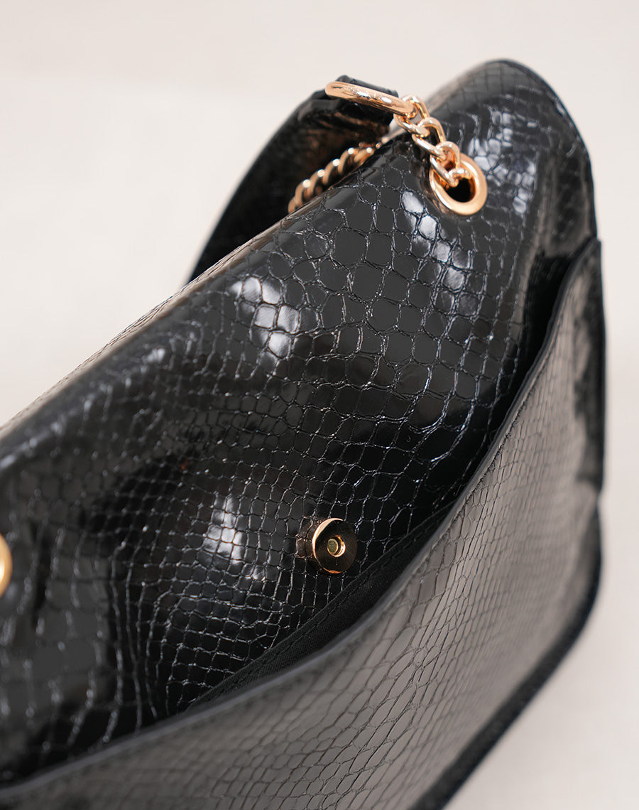 Sac noir vernis effet croco