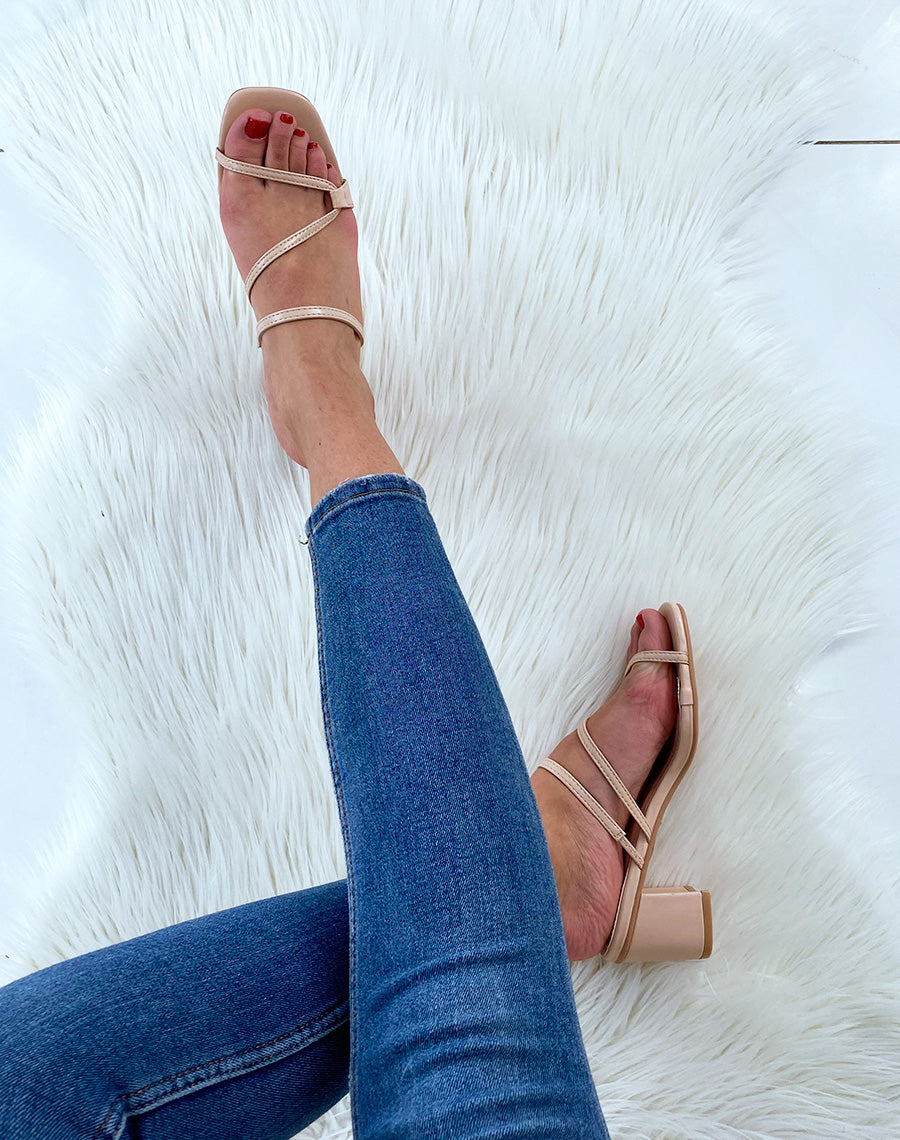 Sanales ouvertes beiges à talons