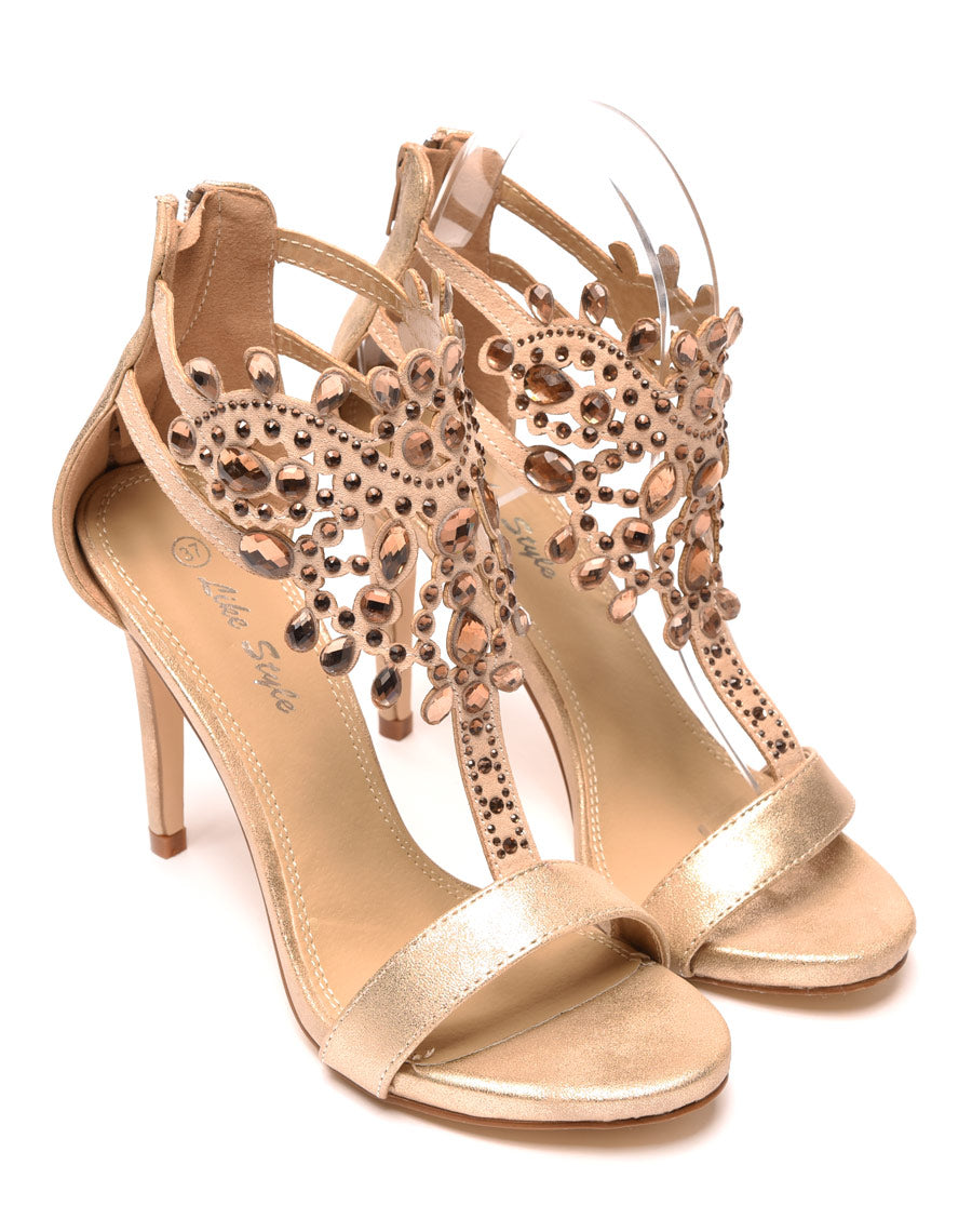 Sandale doré avec pierre très chic