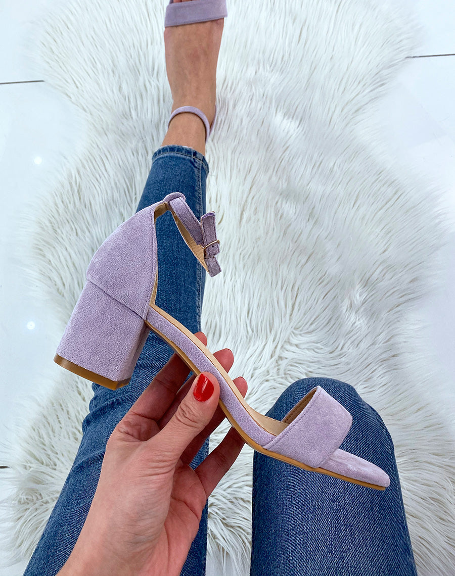 Sandale lilas en suédine à petit talon