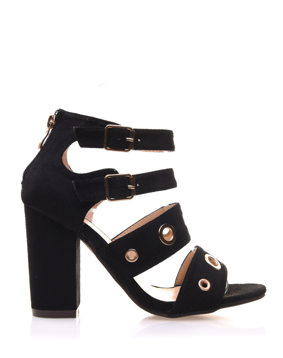 Sandale noire suédine avec des brides à œillets
