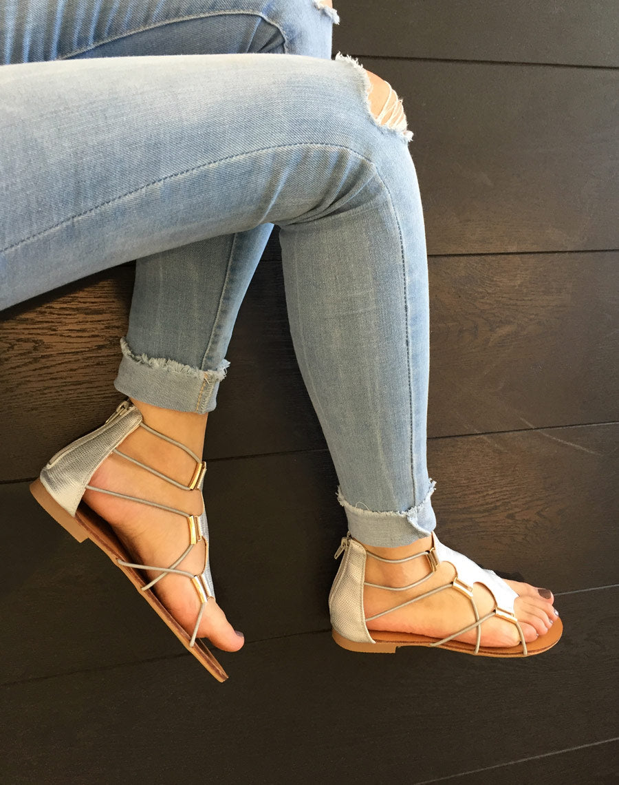 Sandale plate avec élastique argent