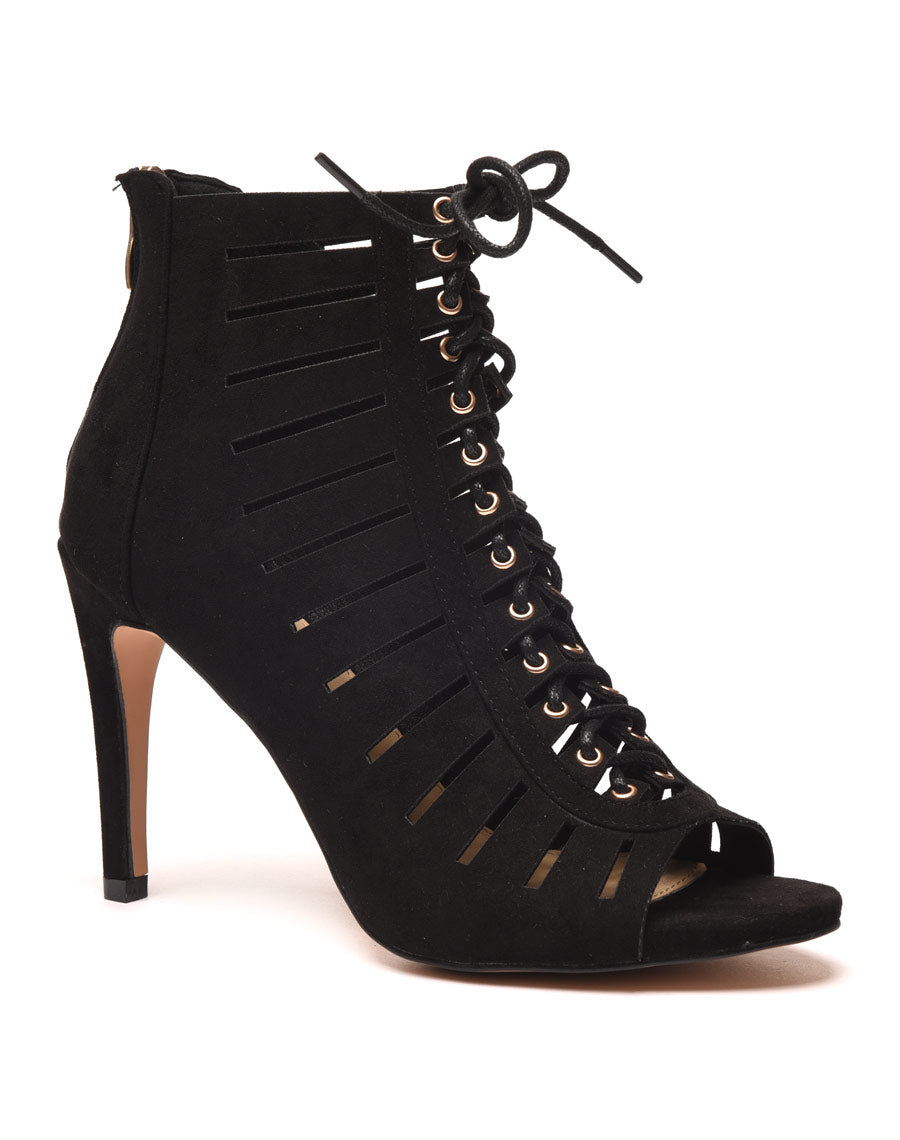 Sandale à talon noire perforé avec lacet