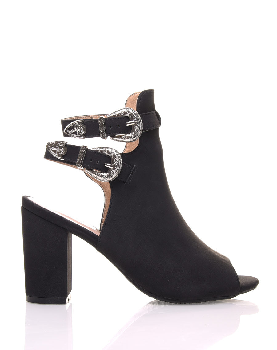 Sandale à talons noirs ajourés en suédine