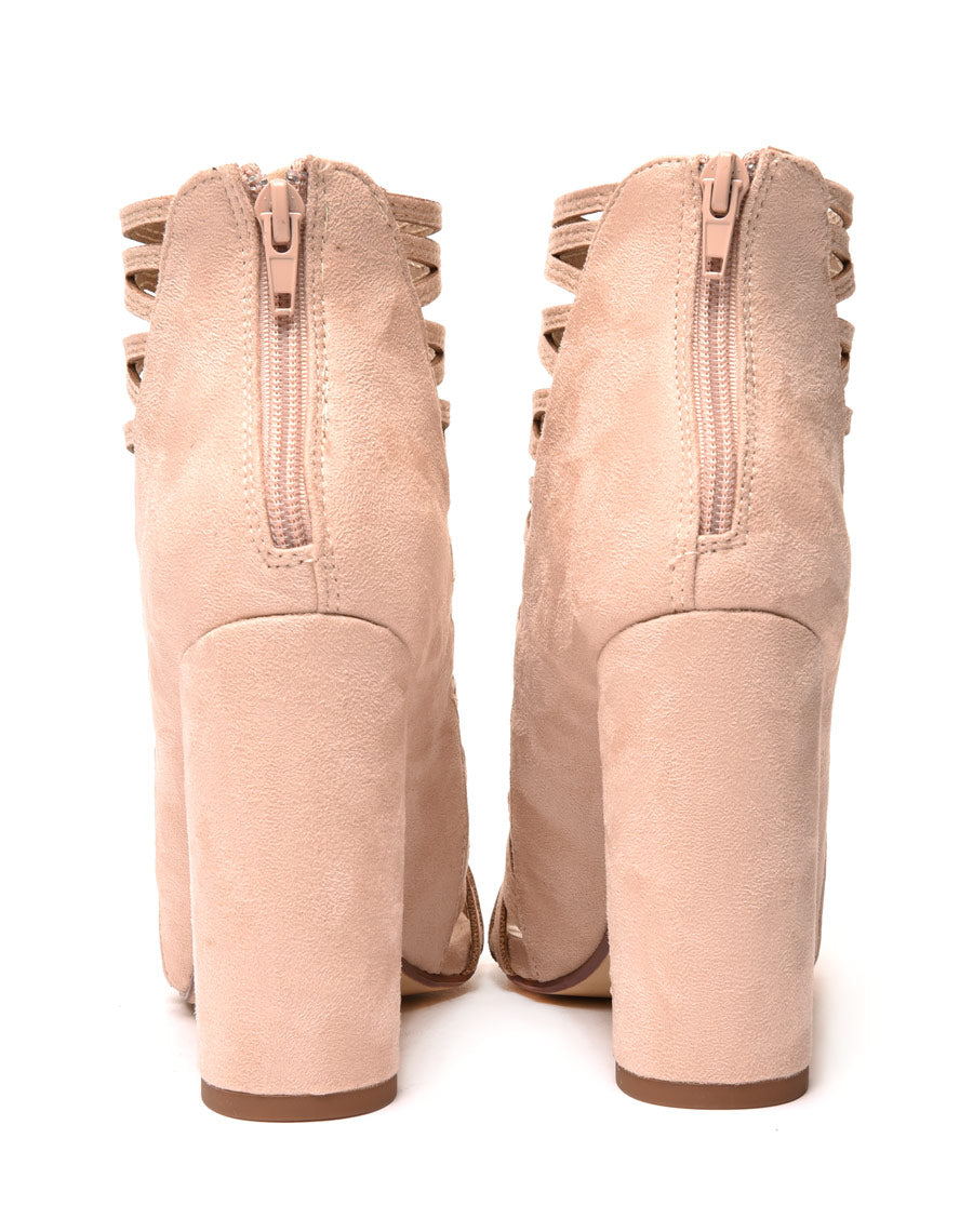 Sandales beiges à talons & multiples lanières croisées