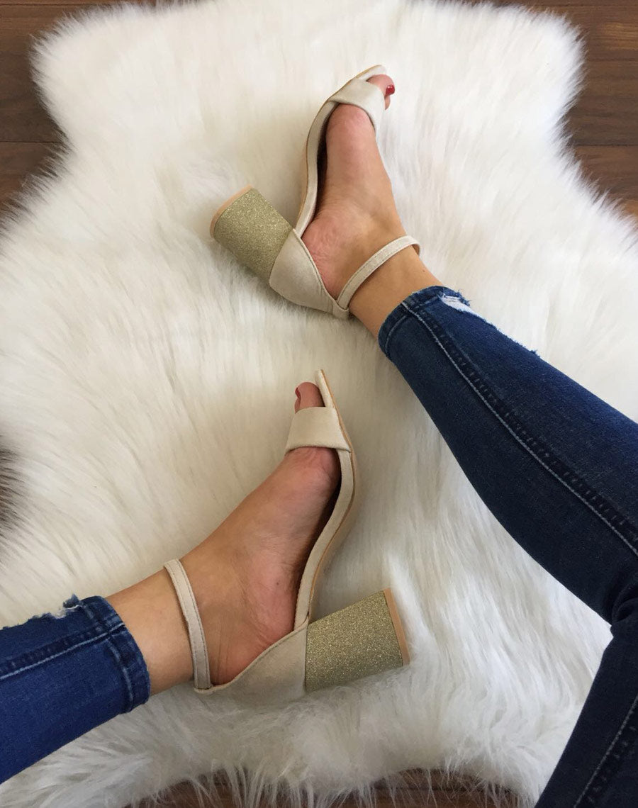 Sandales beiges talons pailletés