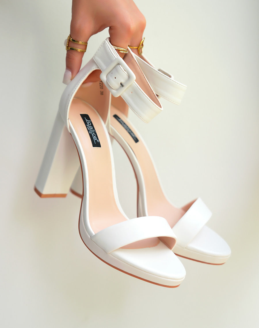 Sandales blanches à talon haut et à plateforme