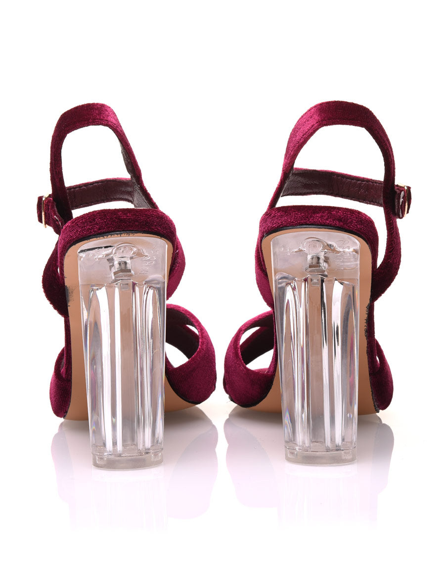 Sandales bordeaux en velours à talons transparents