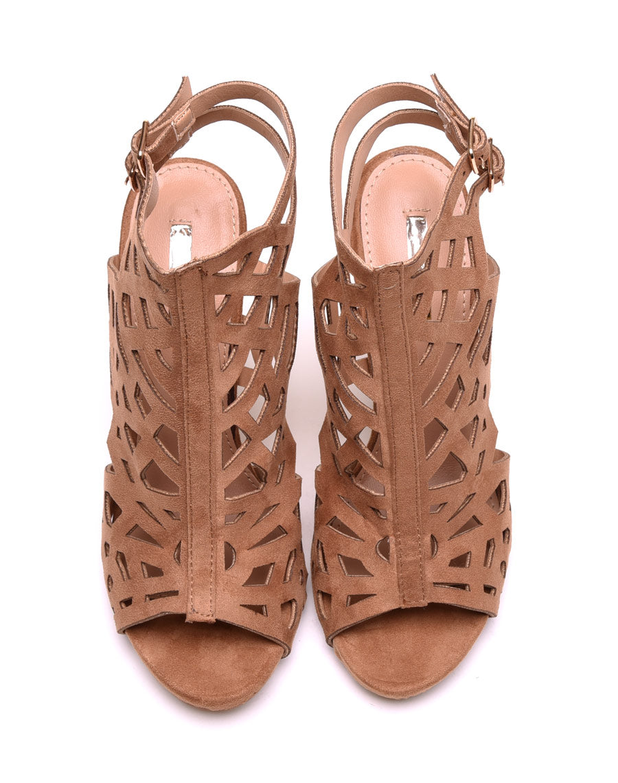 Sandales camel à talons