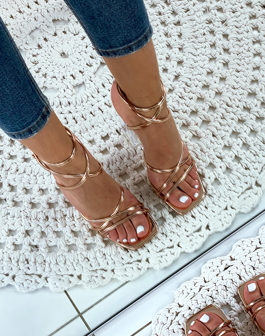 Sandales champagne à talon bloc transparent et brides sexy