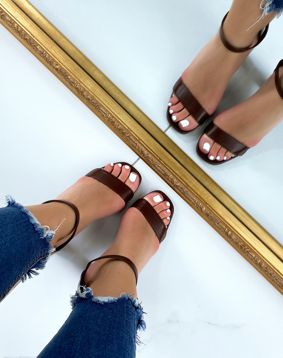 Sandales chocolat à talon épais