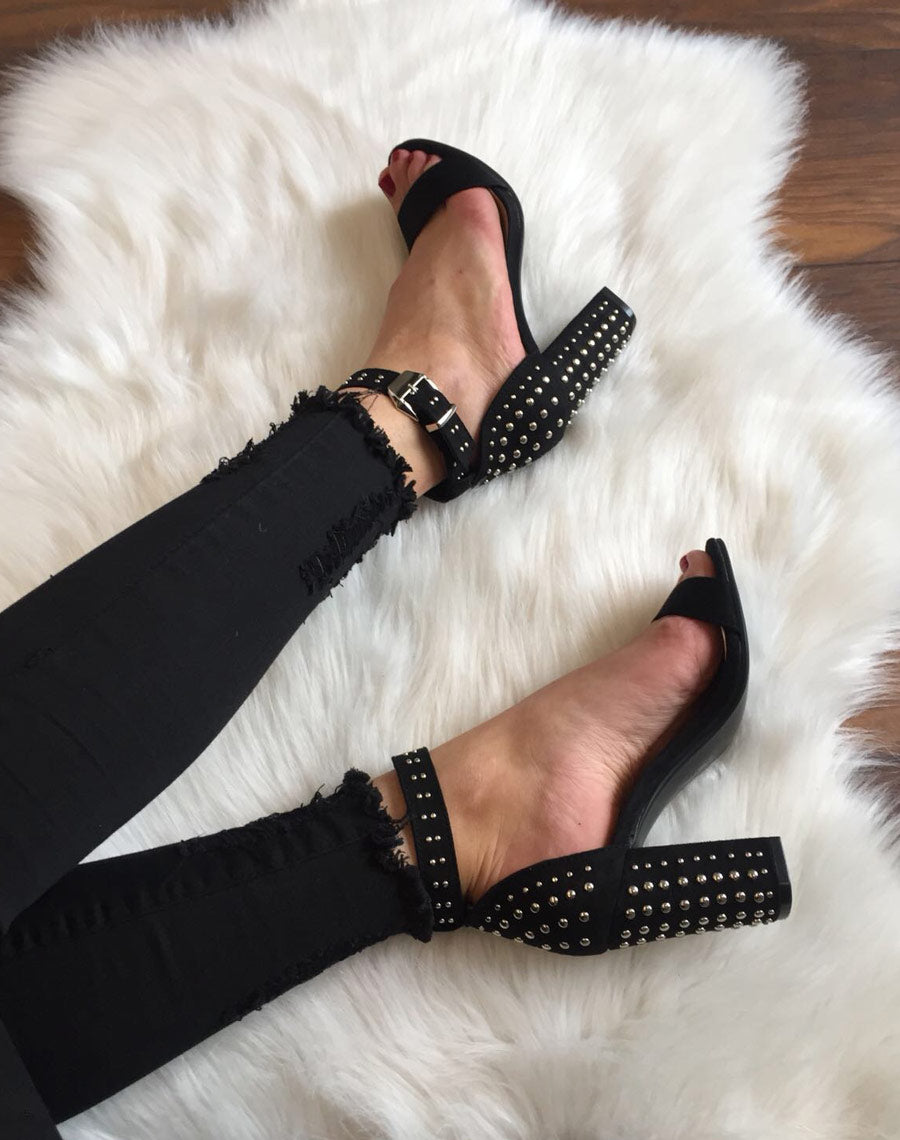Sandales cloutées noires