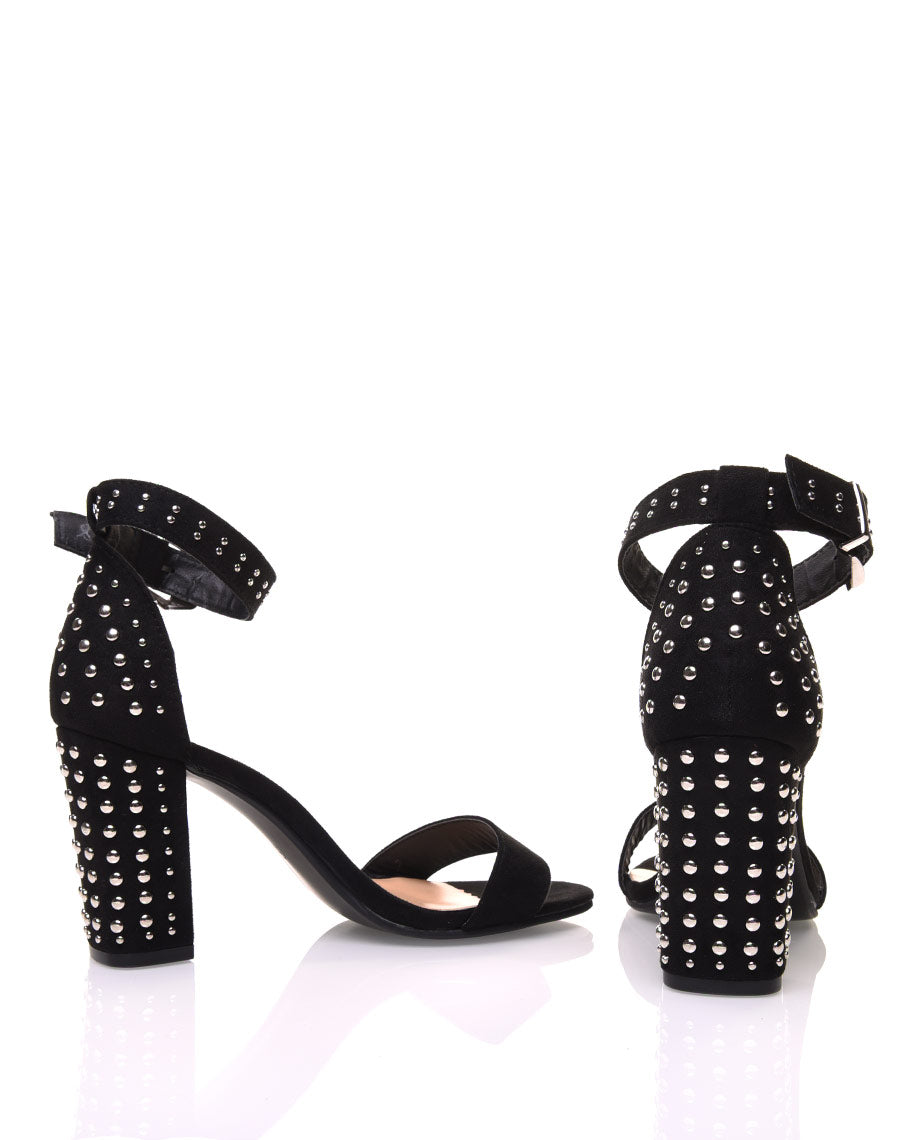 Sandales cloutées noires